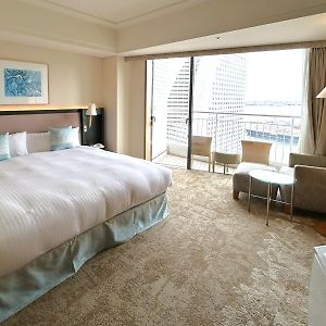 Zimmer mit Kingsize-Bett